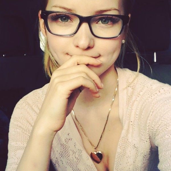 Dove Cameron Style Skinny Squared Celebrity Clear Glasses